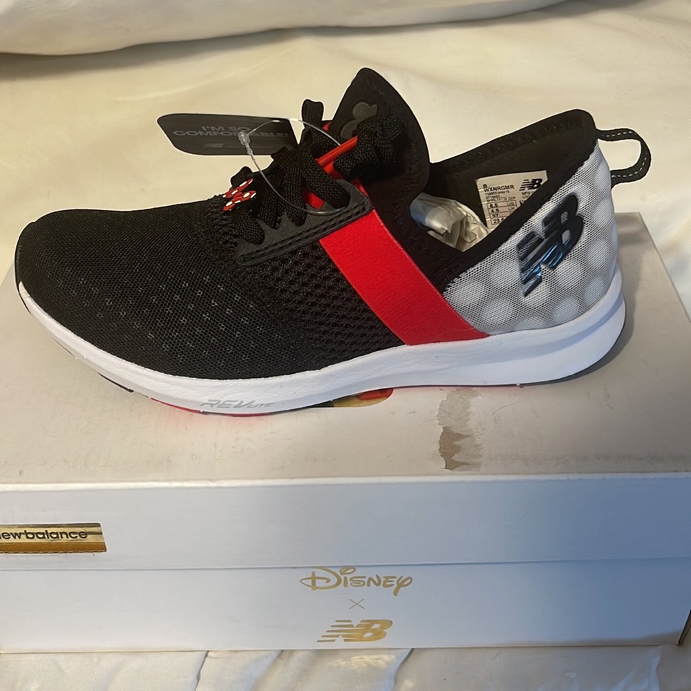 Disney New Balance shoes NWT never been worn, perfect condition!